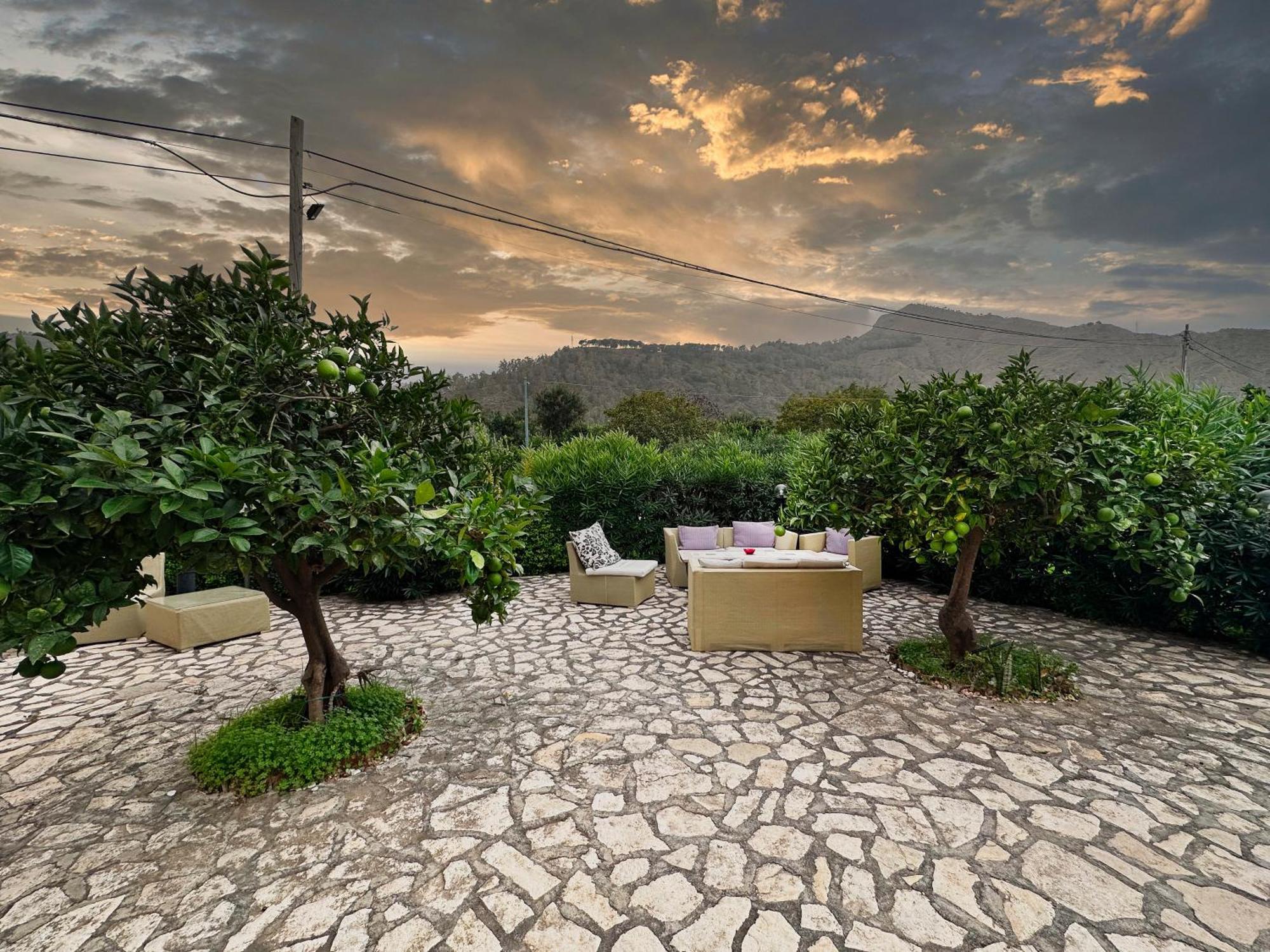 กาซาเล โรมาโน รีสอร์ต Hotel Motta Camastra ภายนอก รูปภาพ