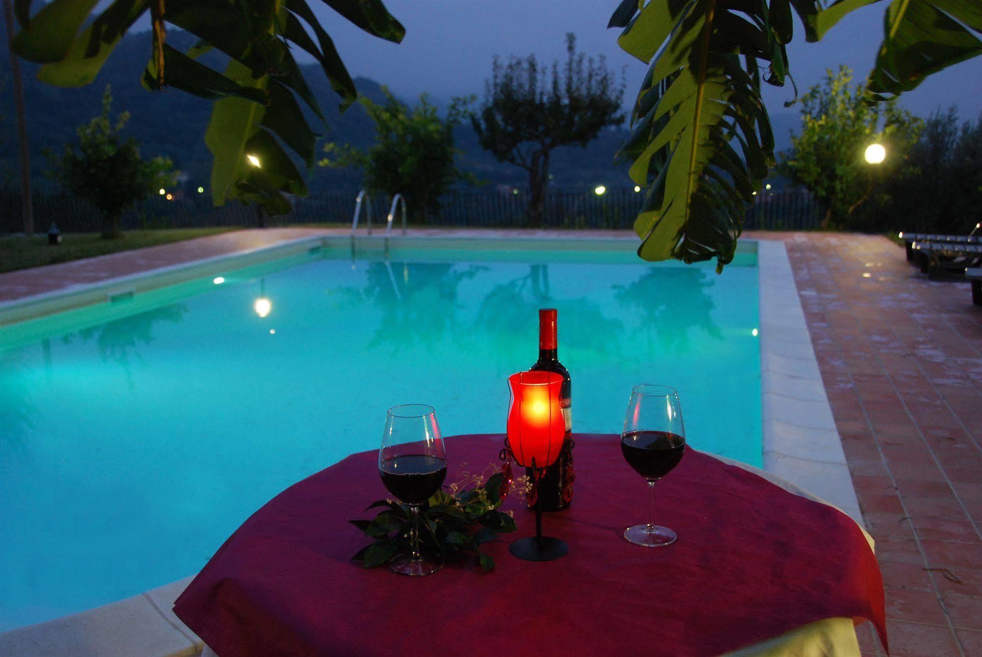 กาซาเล โรมาโน รีสอร์ต Hotel Motta Camastra ภายนอก รูปภาพ