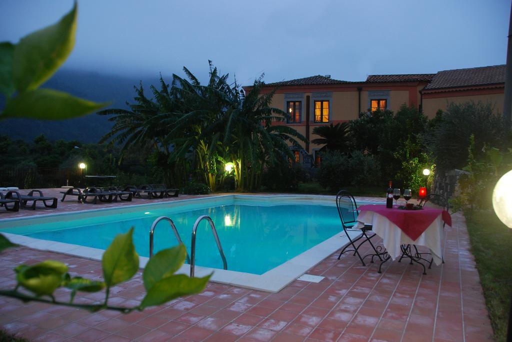 กาซาเล โรมาโน รีสอร์ต Hotel Motta Camastra ภายนอก รูปภาพ